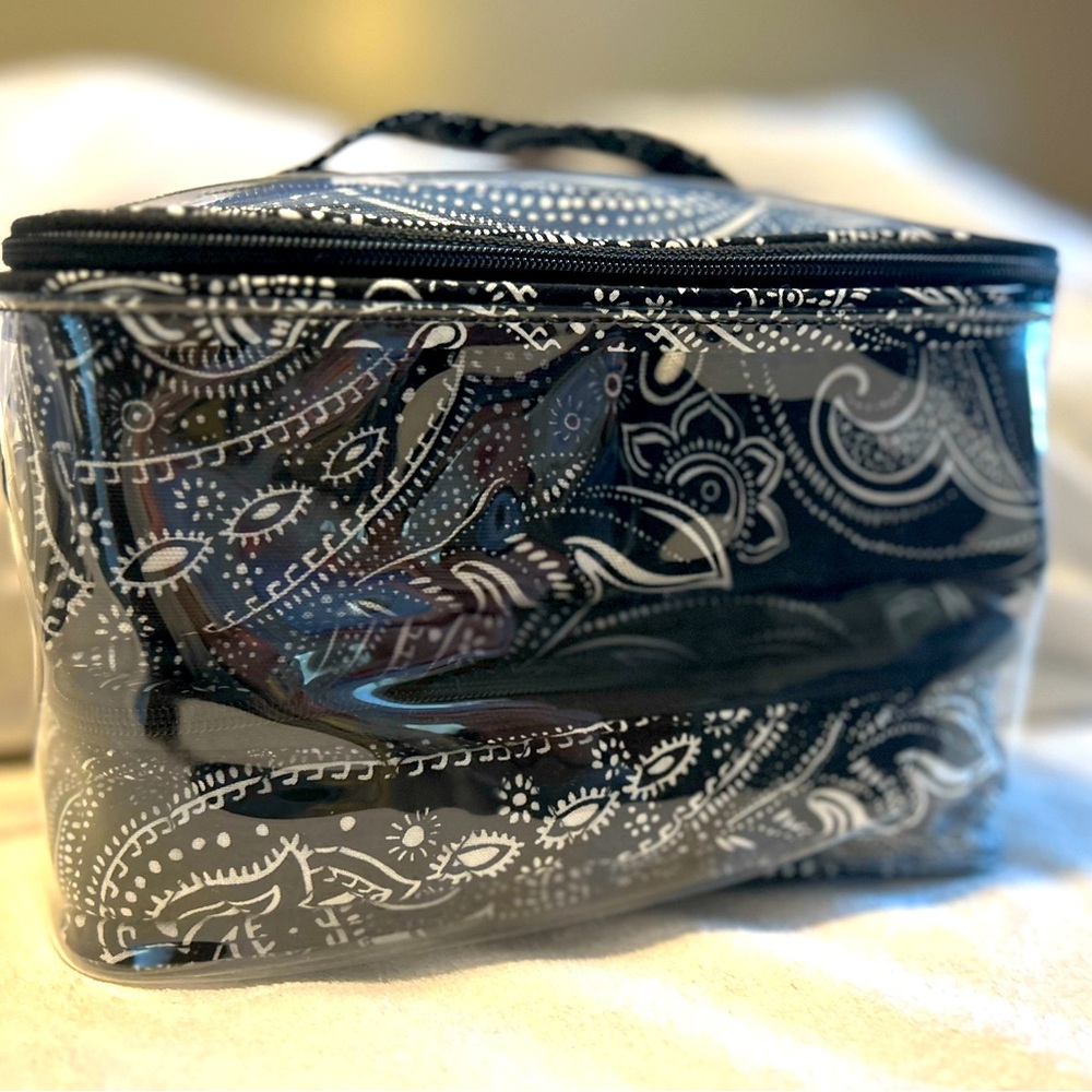 🖤 Vera Bradley 4 piece Cosmetic Organizer 🤍